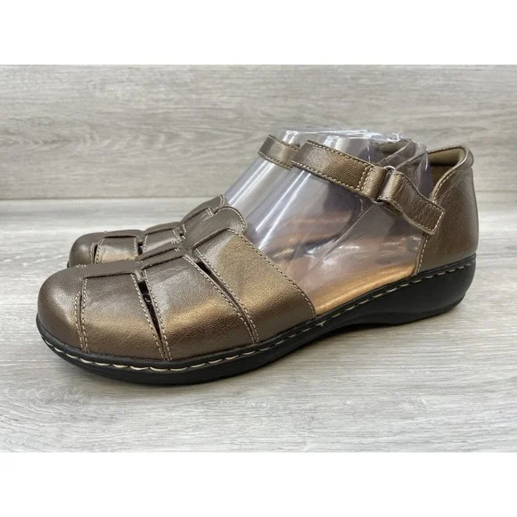 Clark's Women's Sandals Bronze‎ Leather 11 Comfort Wedge Travel Cushioned Shoes - Picture 3 of 11